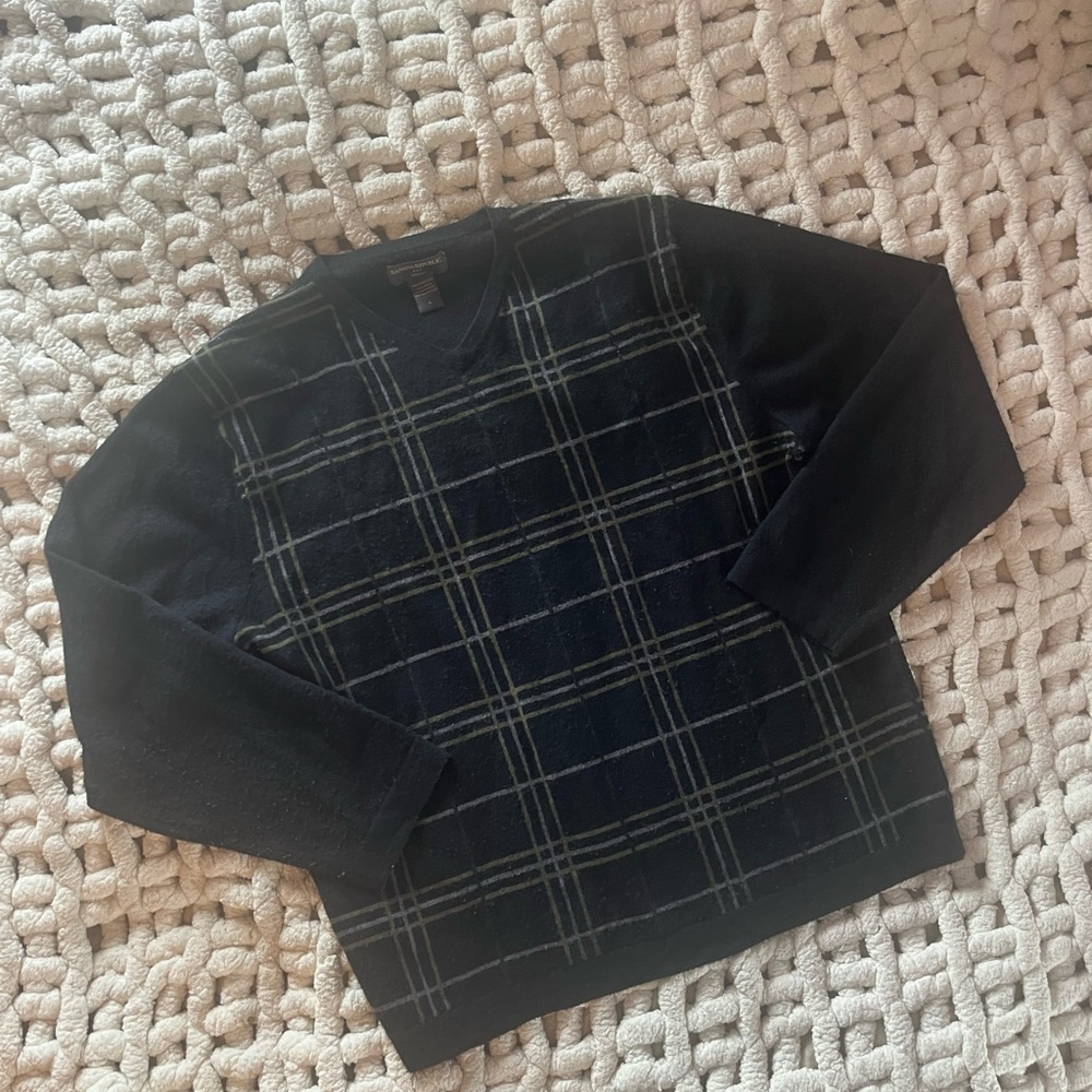 100% merino wool Black Plaid V-Neck Sweater